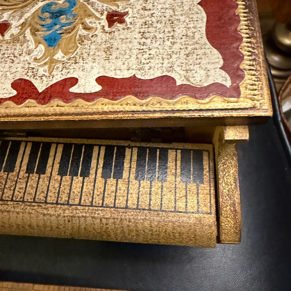 Vintage Italian Florentine Piano Music/Jewelry Box- works - Picture 6 of 9
